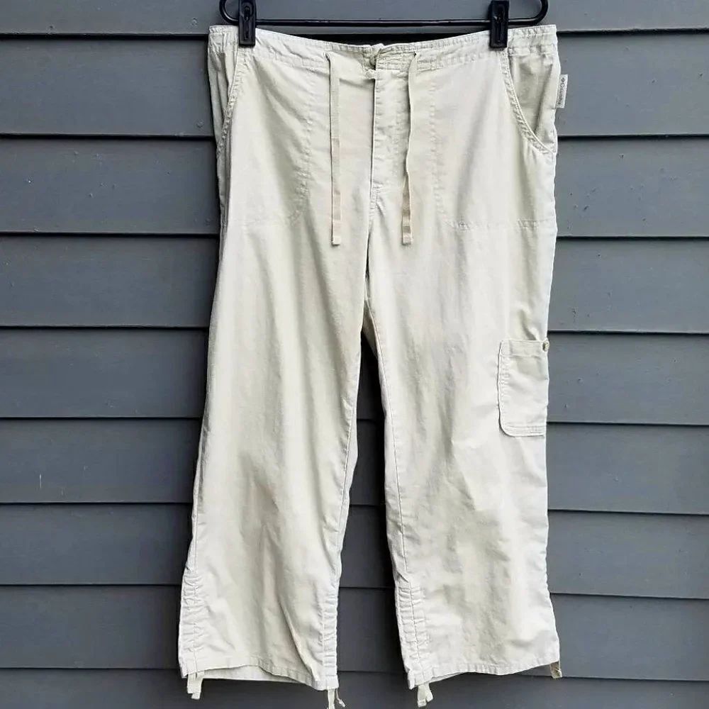 Columbia Tan Cargo Pants w/ties at top and bottoms size Medium